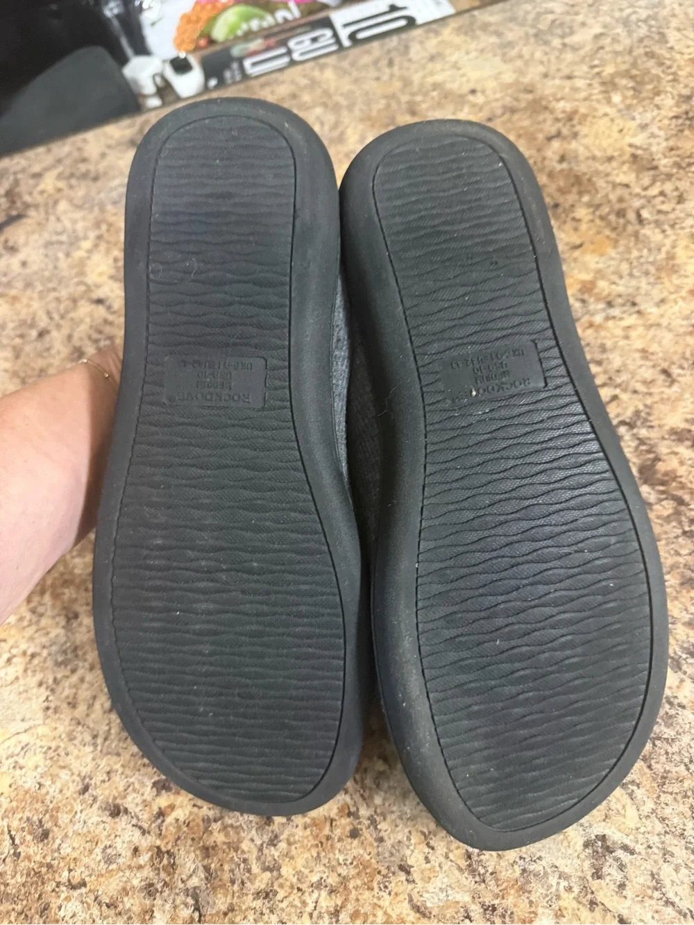 Men's Charcoal Gray Slip-On Slippers with Bright Blue Lining RockDove size 9/10